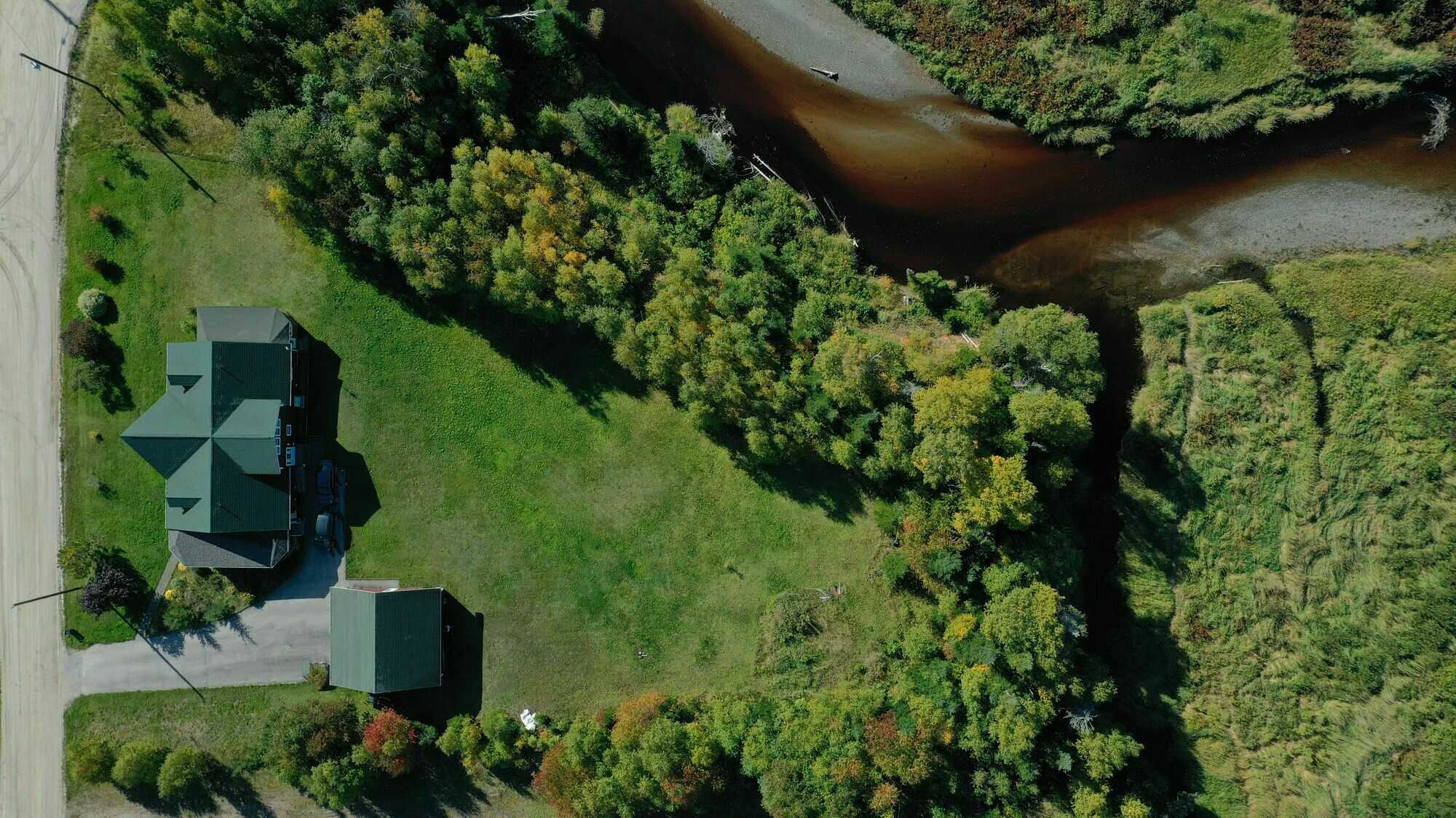 ✨ Exquisite Estate Next to the Humber River ✨ 4