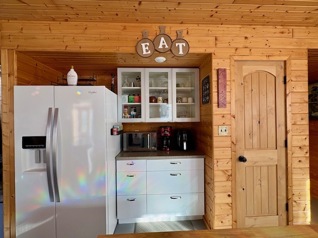 Stunning Clearwater Lake Cabin for Sale 4