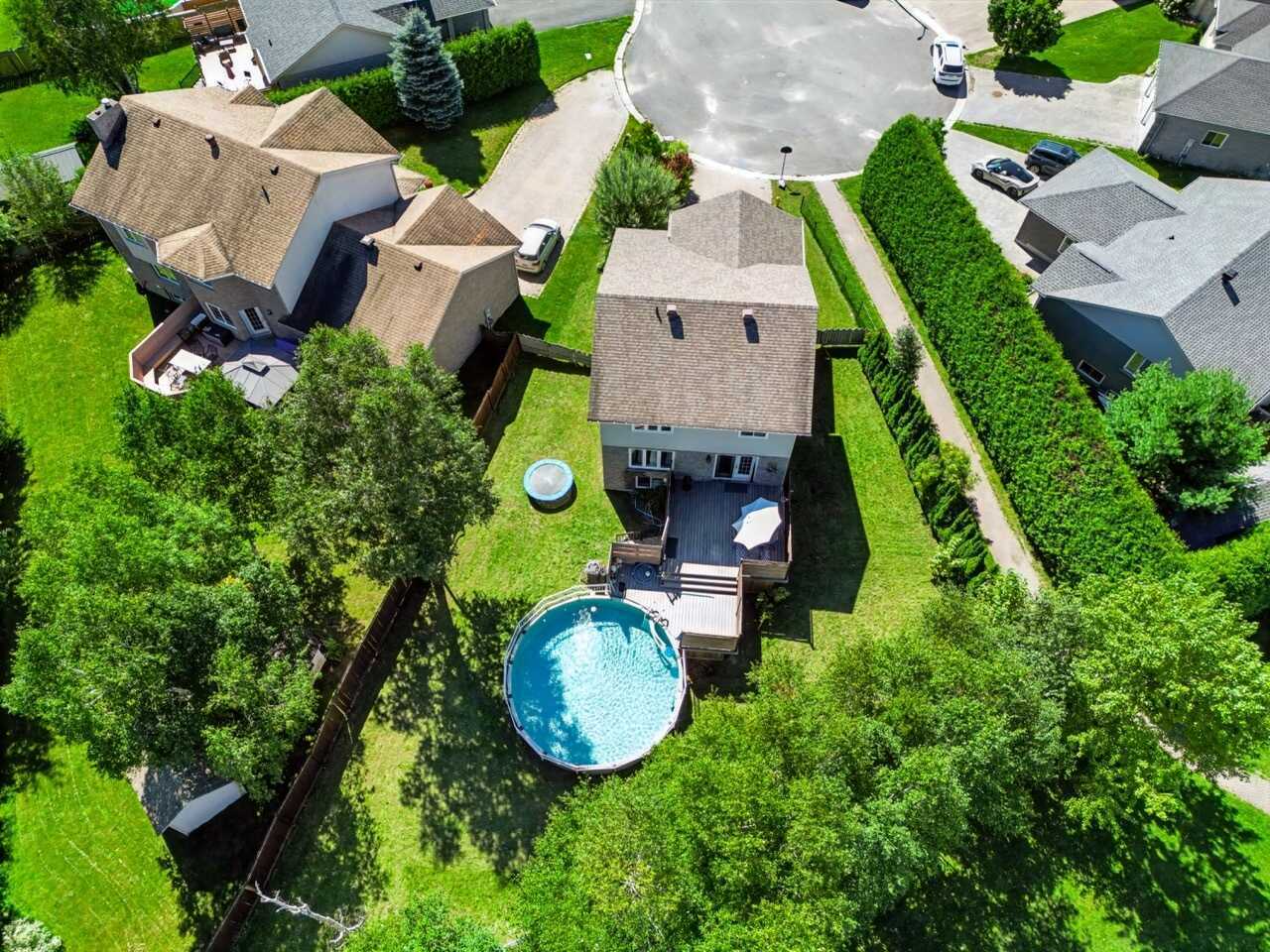 Welcome to 88 Manhattan Court — Where Executive Style Meets Family-Friendly Living! 2