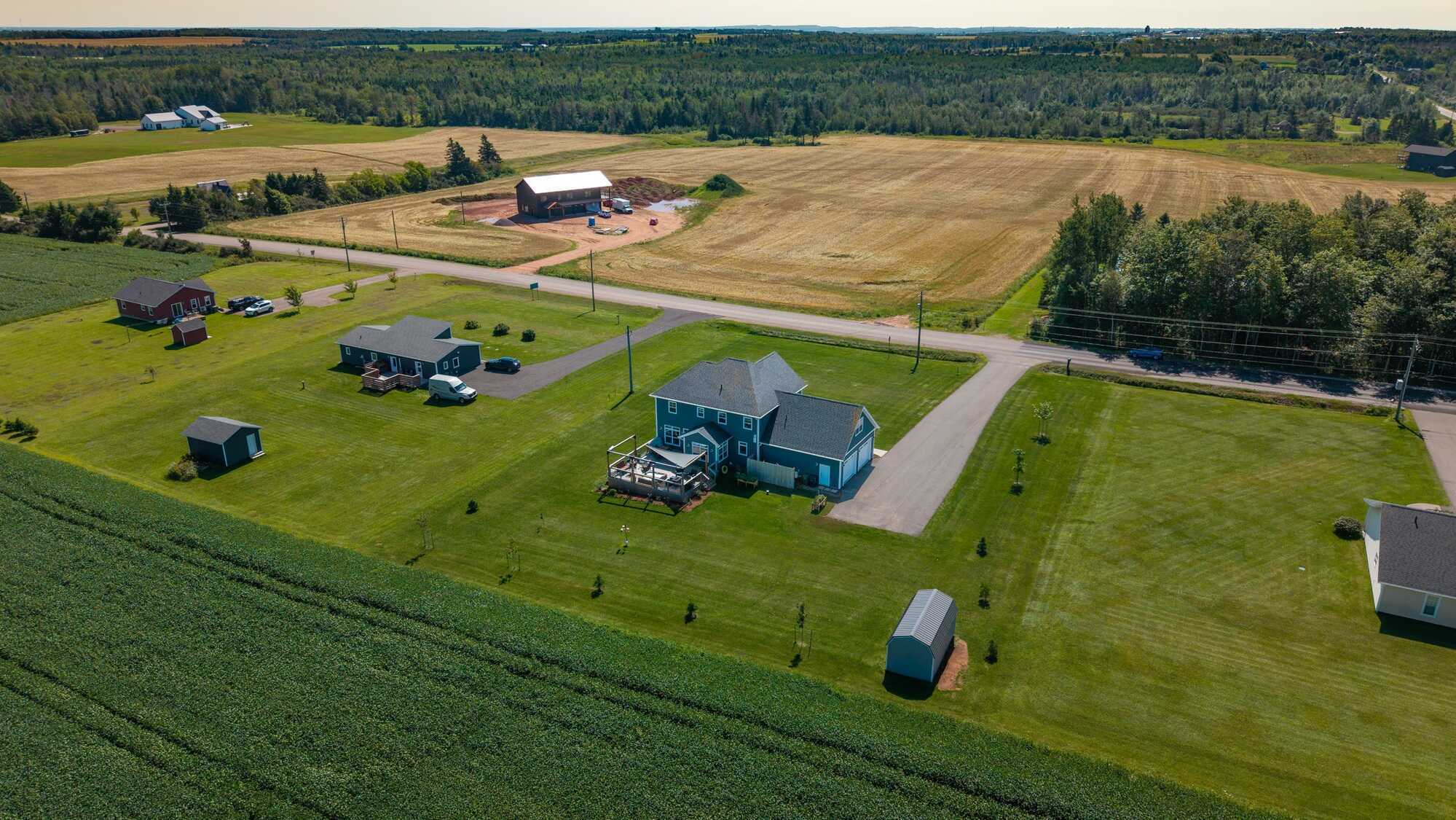 Luxury, Privacy & Space Between Charlottetown & Brackley Beach 4