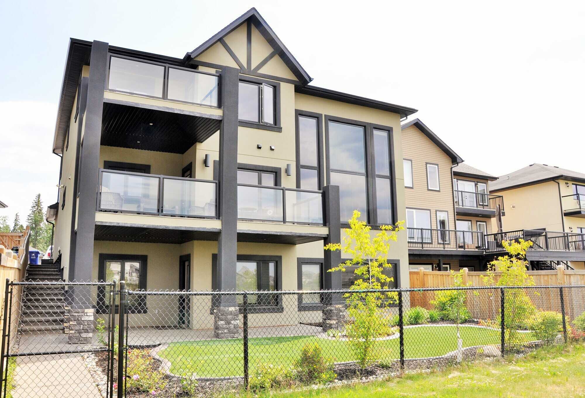 243 Wild Rose Street, Fort McMurray 2