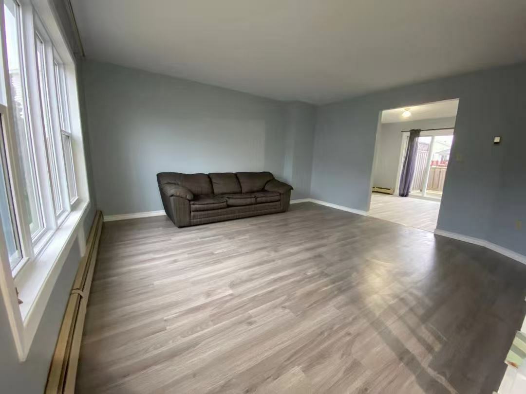 Exceptional Investment Opportunity – Oversized West Royalty Duplex Near UPEI 🏢💰 5