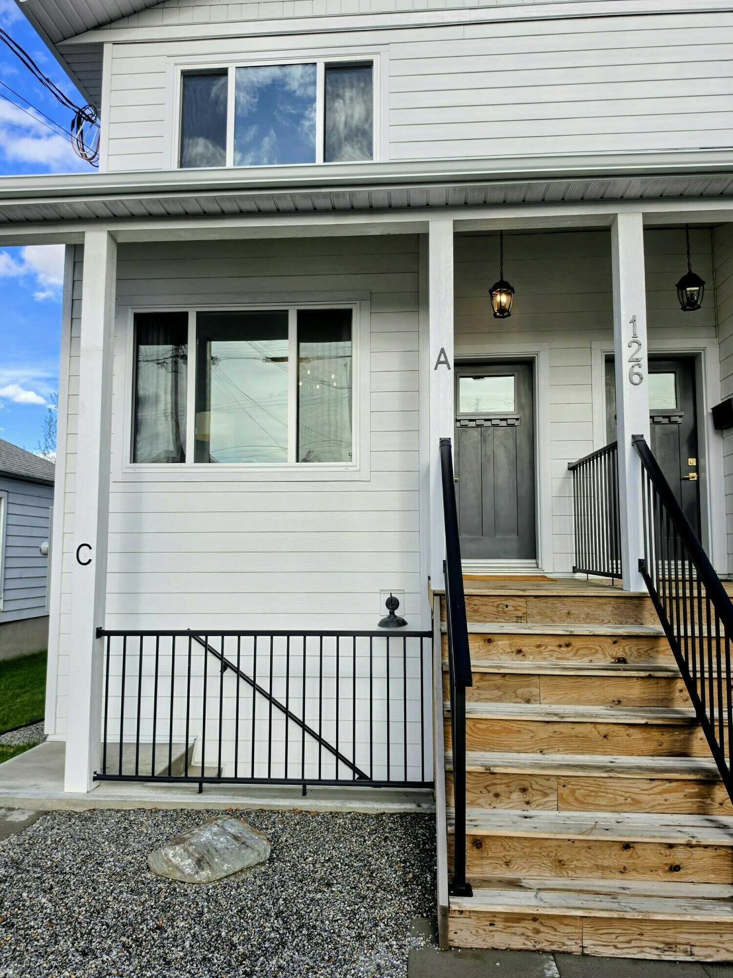 Modern 2023 Half Duplex with Income-Generating Airbnb Suite 3
