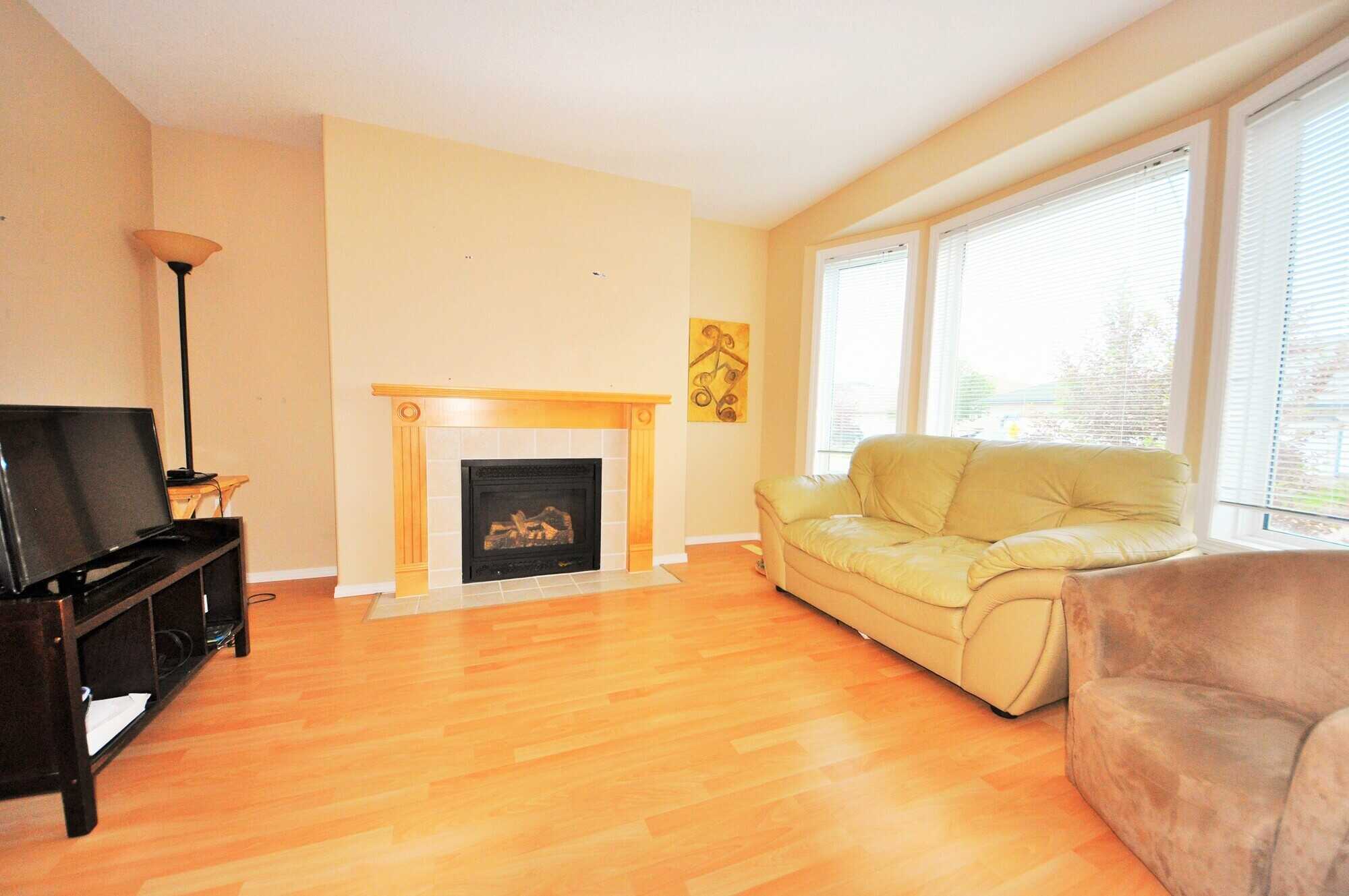 302 Laffont Way, Fort McMurray 3