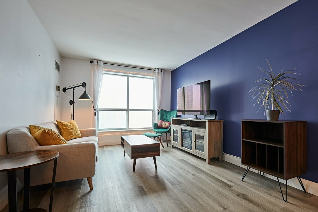 Beautifully Renovated (652 Sq Ft) Unit In Luxury Waterfront Condo With Spectacular Views of Rogers Center & CN Tower. 5