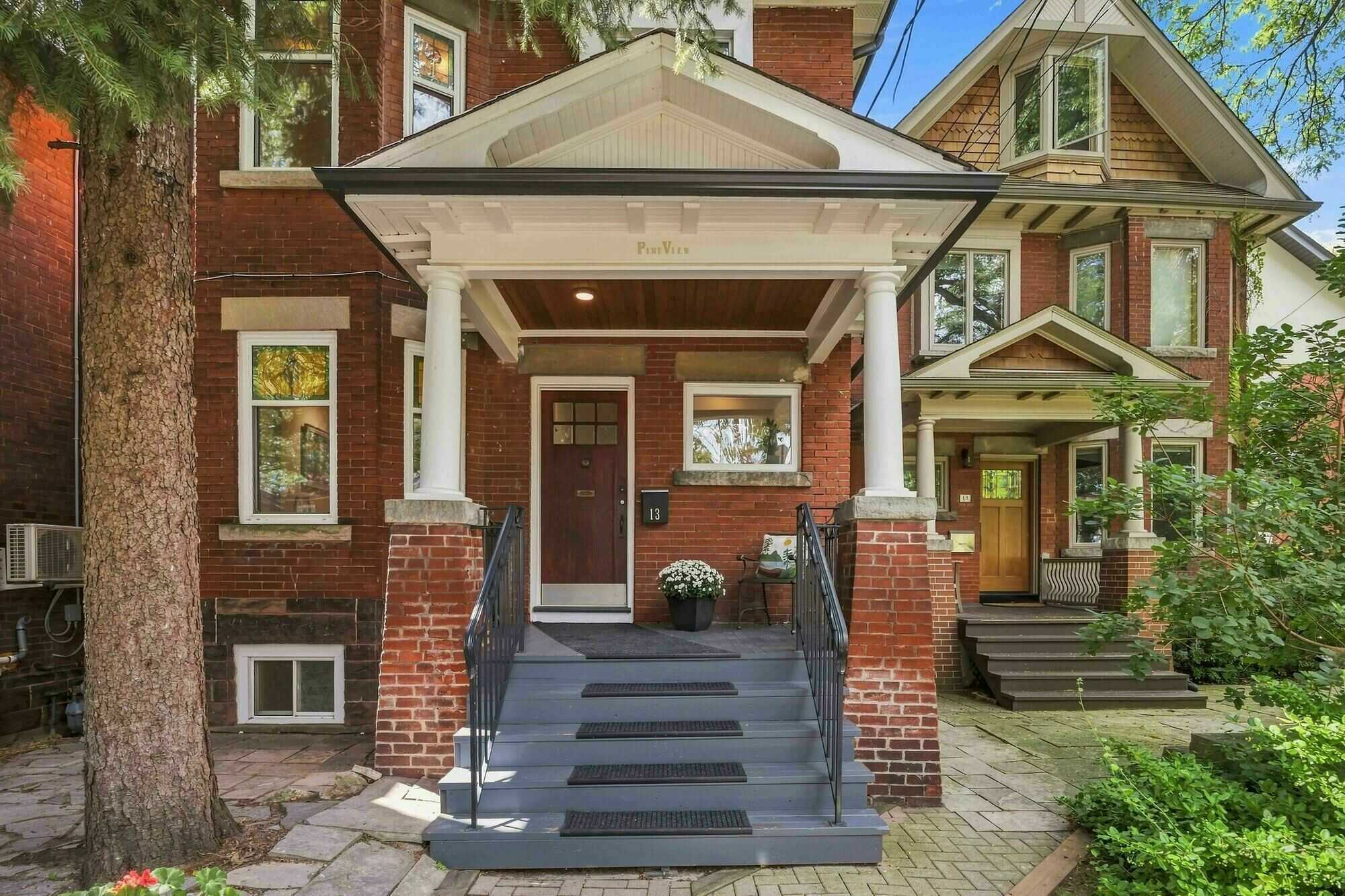 Welcome to 13 Evelyn Crescent, a truly special residence set on one of High Park North’s most picturesque, tree-lined crescents, in the heart of one of Toronto’s most sought-after neighbourhoods. 3
